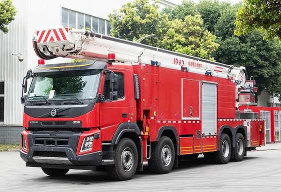 Volvo 42m Camión de combate de incendios con agua/espuma/pólvora Vehículo polivalente Fábrica de China