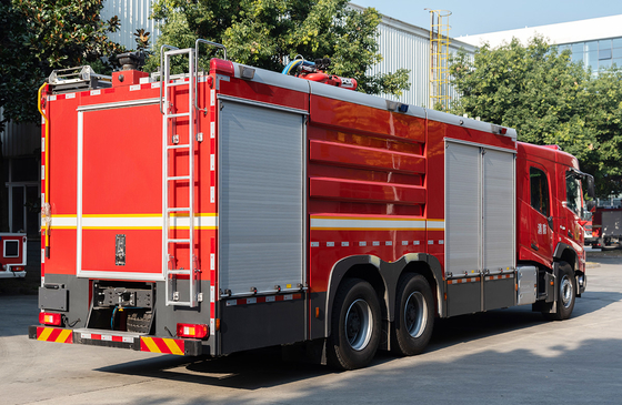Volvo camión combinado de extinción de incendios de polvo químico seco vehículo especializado China Factory