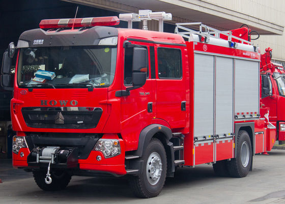 Coche de bomberos especial de Sinotruk HOWO con el equipo de rescate