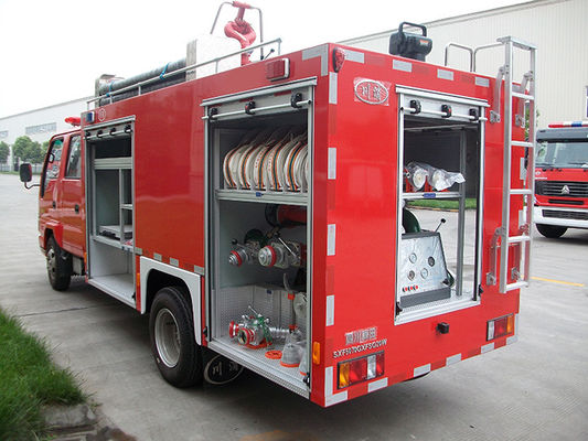 500 galones de camión de ISUZU Fire Engine Small Fire con la cabina doble de la fila