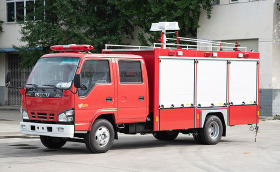 ISUZU Small Rescue Fire Truck con las herramientas telescópicas de la luz y del rescate