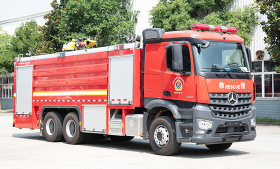 Coche de bomberos resistente de Mercedes-Benz 16T con la bomba y el monitor de agua