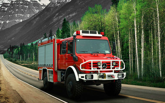 4x4 Unimog Forest Special Fire Truck con el tanque doble de la cabina y de agua